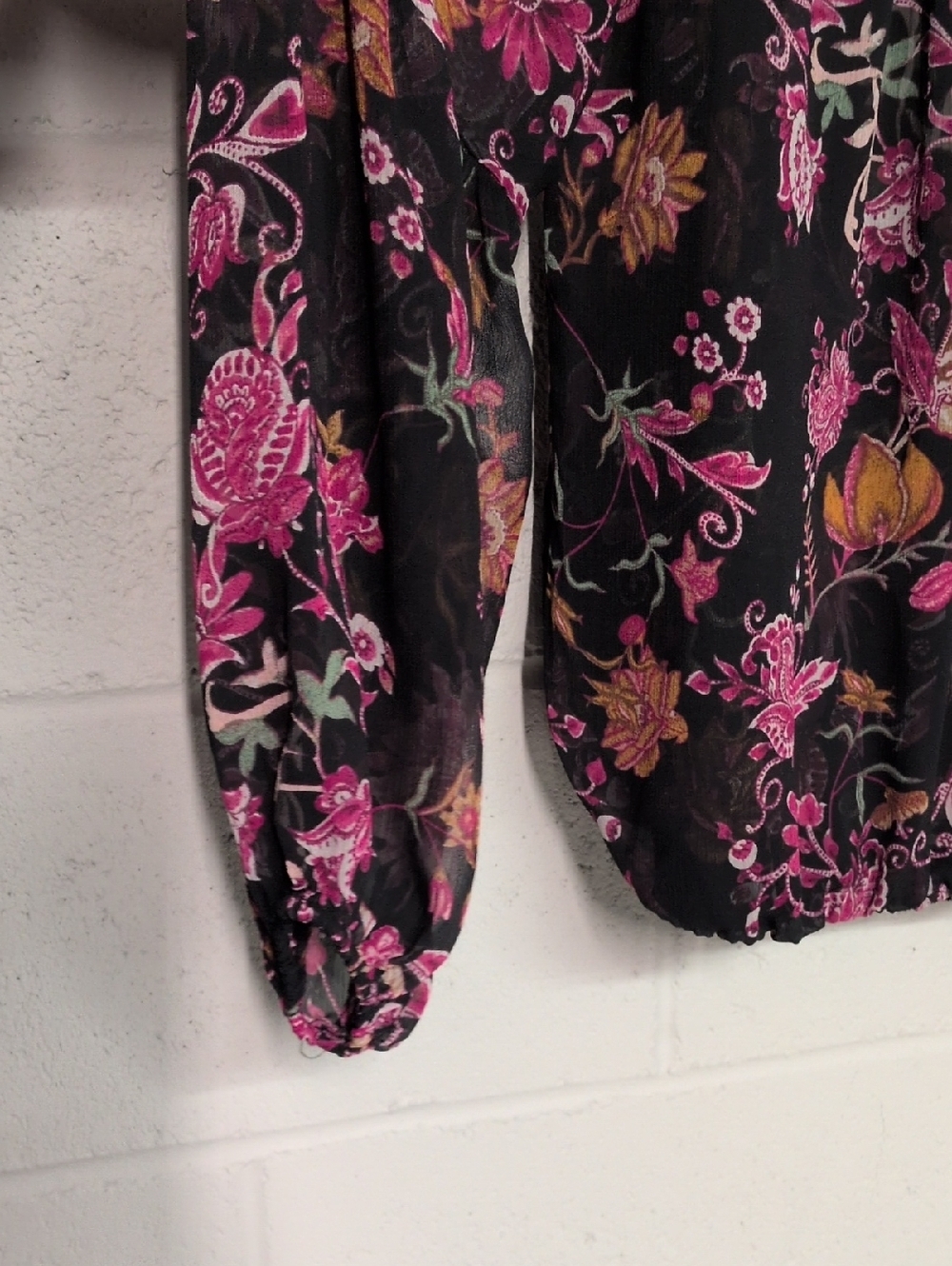 Women's INC Sheer Floral Cold-Shoulder Bubble Hem Blouse Size M - Picture 10 of 10